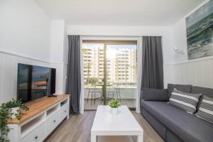 TV a/nebo společenská místnost v ubytování Ocean House Bloque 3 Planta 1 By IVI Real Estate