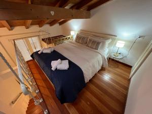 Легло или легла в стая в Cesare Battisti Home