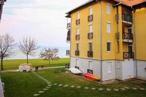 Zahrada ubytování 399 - Modern szállás, vízparti apartmanban