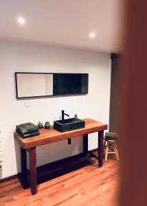 Μια τηλεόραση ή/και κέντρο ψυχαγωγίας στο Domaine du Pré-Saint-Georges +36 φωτογραφίες