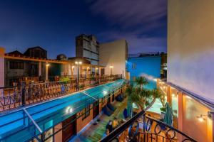The One Hostel Hanoi 내부 또는 인근 수영장
