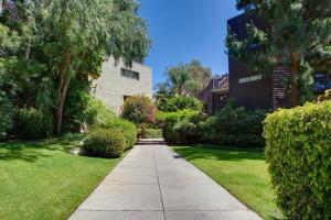 Updated Gorgeous condo in West Hollywood with Pool