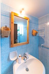 A bathroom at Tselios Apartments & Studios