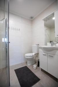 Koupelna v ubytování Apartmani Jančić + 35 fotografií