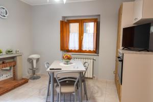 Kuchyň nebo kuchyňský kout v ubytování B&B al Vico Pepe