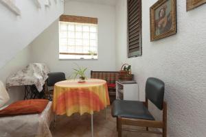 Posezení v ubytování Cosy studio-apartment near the sea + 19 fotografií