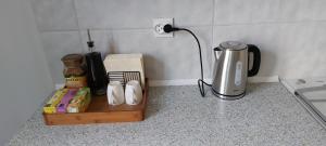 Oprema za pripravo čaja oz. kave v nastanitvi Apartament Grobla III