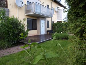 Casa con terraza y balcón en Apartment "Lavendel Garten", en Klein-Winternheim