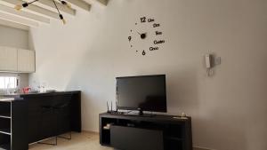 Μια τηλεόραση ή/και κέντρο ψυχαγωγίας στο Hunuc apartamento