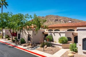 Üldine mäevaade või majutusasutusest Scottsdale Camelback Resort pildistatud vaade