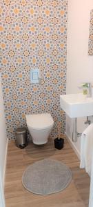 Koupelna v ubytování Faro Comfy Ensuite Guest House