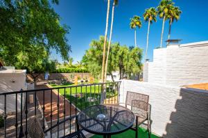 Rõdu või terrass majutusasutuses Scottsdale Camelback Resort