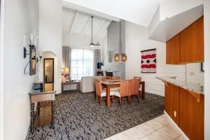 Köök või kööginurk majutusasutuses Scottsdale Camelback Resort