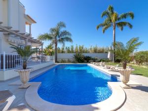 Gallery image of Soothing Holiday Home in Castelnuovo dei Sabbioni with Pool in Albufeira