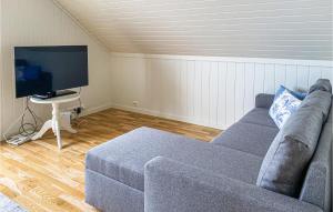 Et sittehjørne på Nice Home In Smla With 2 Bedrooms And Wifi