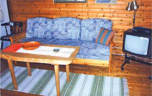 TV a/nebo společenská místnost v ubytování Cozy Home In Lakene With House Sea View + 14 fotografií
