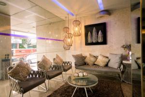 Posezení v ubytování Goldberry Suites & Hotel Mactan