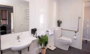 Koupelna v ubytování Cardiff Executive Apartments + 25 fotografií