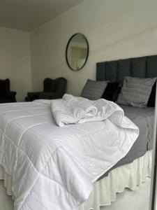 Katil atau katil-katil dalam bilik di Buenos Aires City