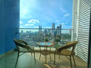 Gallery image of KSL studio city view balcony by GDRAGON HomeStay in Johor Bahru