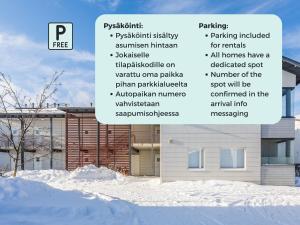 un collage di foto di una casa nella neve di Hiisi Homes Tampere Muotiala a Tampere