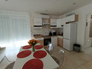 Gallery image of Flower Apartman 