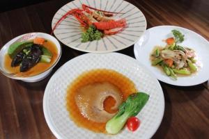 Makanan di atau berdekatan hotel
