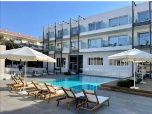 Bazén v ubytování Mythical Sands Resort - Antonios nebo v jeho okolí
