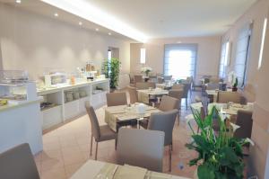 Gallery image of Hotel Dori in Peschiera del Garda