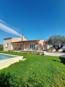 Casa grande con patio y piscina en country house 5 minutes from the foot of Ventoux en Mormoiron