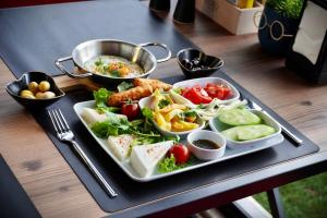 Photo de la galerie de l'établissement ReynaBe Boutique Hotel, à Dikili