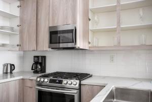 Playa Vista 1br w pool gym bbq nr 405 LAX-1056