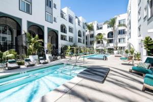 Bazén v ubytování Playa Vista 1br w pool gym bbq nr 405 LAX-1056 nebo v jeho okolí