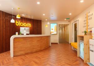 hol sklepu z recepcją w obiekcie Bloom Boutique - Connaught Place Area w Nowym Delhi