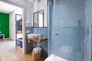Koupelna v ubytování YourHome - Relais Loggia Li Galli + 37 fotografií