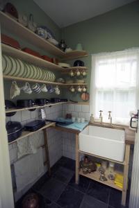 Dapur atau dapur kecil di Dylan Thomas House