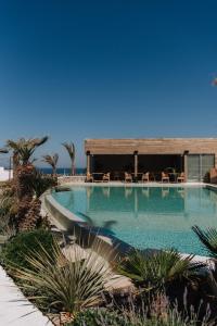 Bazén v ubytování Anamar Destino Mykonos nebo v jeho okolí