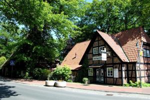 una casa antigua con en An der Seeve, Ferienhaus, en Jesteburg