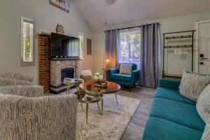 Gallery image of Community Pool, Lake Access Tobyhanna Retreat! in Tobyhanna