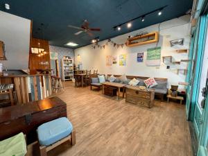 Area soggiorno di Gift Box Hostel
