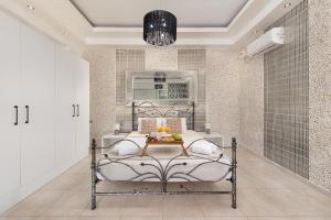 A seating area at Marble Pool Villa