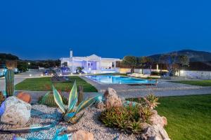 The swimming pool at or close to Marble Pool Villa