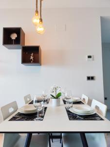 Zdjęcie z galerii obiektu SUNSET WAVES DReaM apartment w mieście Benidorm