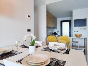 Zdjęcie z galerii obiektu SUNSET WAVES DReaM apartment w mieście Benidorm