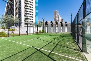 Tenis lub squash w obiekcie SUNSET WAVES DReaM apartment lub w pobliżu