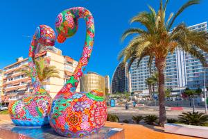Zdjęcie z galerii obiektu SUNSET WAVES DReaM apartment w mieście Benidorm