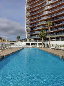 Basen w obiekcie SUNSET WAVES DReaM apartment lub w pobliżu