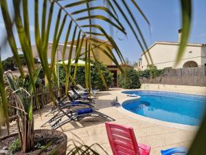 Bazén v ubytovaní Riumar "Eva", 300m to beach, private pool, On-Site-Service, dog beach alebo v jeho blízkosti