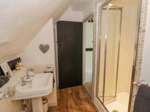 Koupelna v ubytování Bluebell Cottage