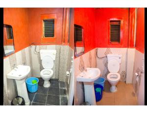 baño con 2 aseos y lavamanos en Hill Home Stay, Baichung, en Nātang